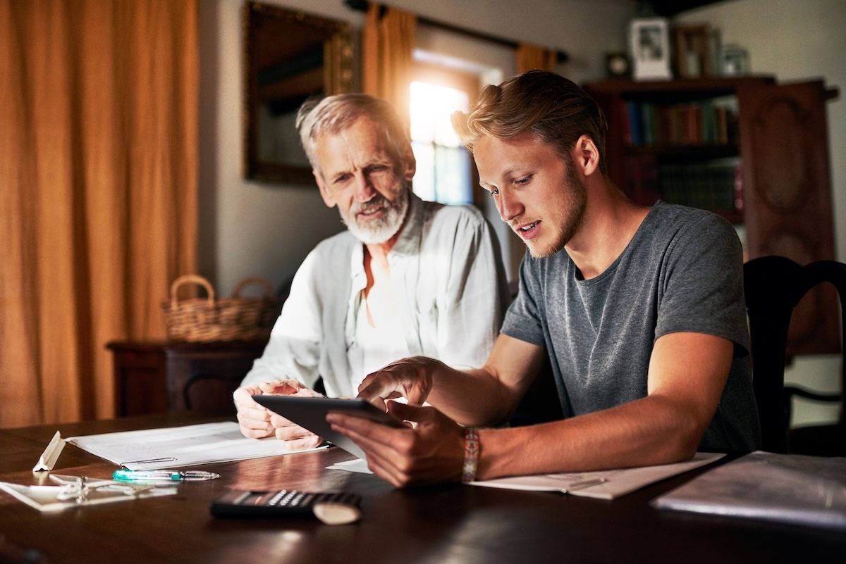Managing Elderly Parents’ Finances: A How-To Guide